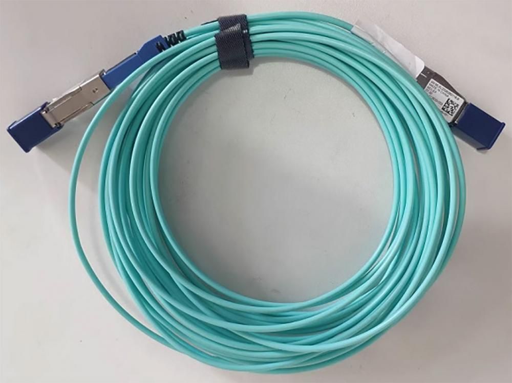Кабель HPE E7V95A 713533-003 793446-001 12Gb Mini-SAS HD AOC 10m